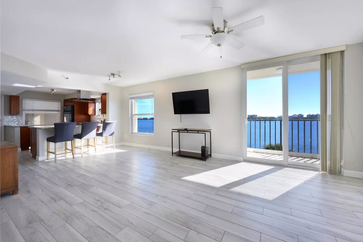 Lantana, FL 33462,896 N Federal HWY 532