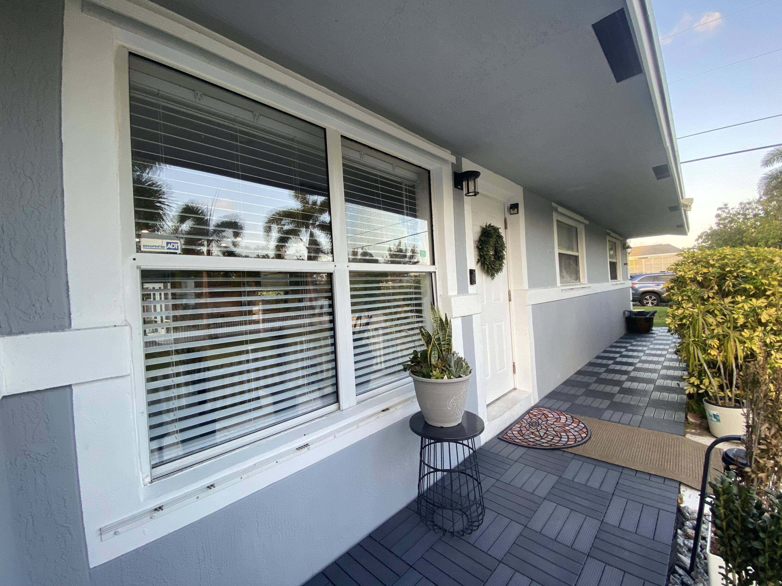 West Palm Beach, FL 33413,5611 Souchak DR