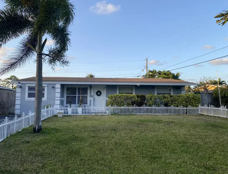 5611 Souchak DR, West Palm Beach, FL 33413