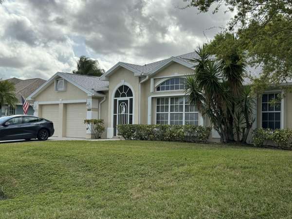 6687 Dickinson TER, Port Saint Lucie, FL 34952