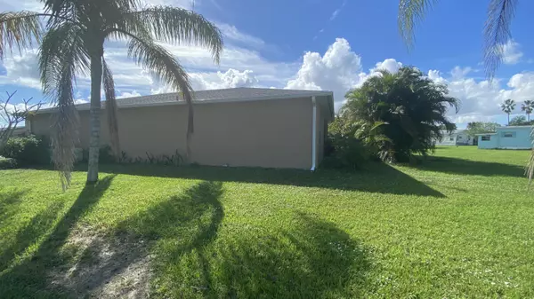 Port Saint Lucie, FL 34952,7 Los Lagos LN