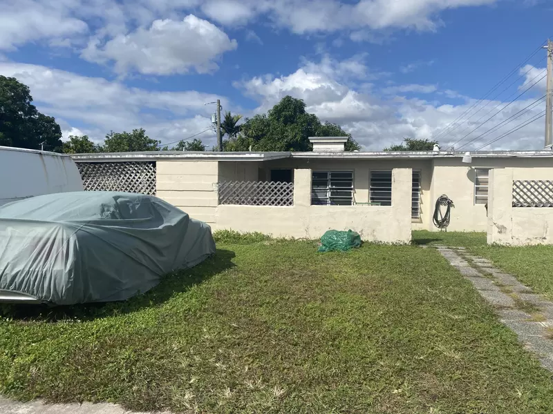 1201 W 60th TER, Hialeah, FL 33012
