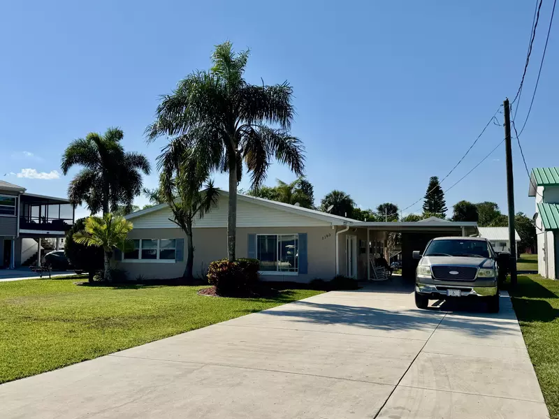 1183 Canal WAY, Okeechobee, FL 34974