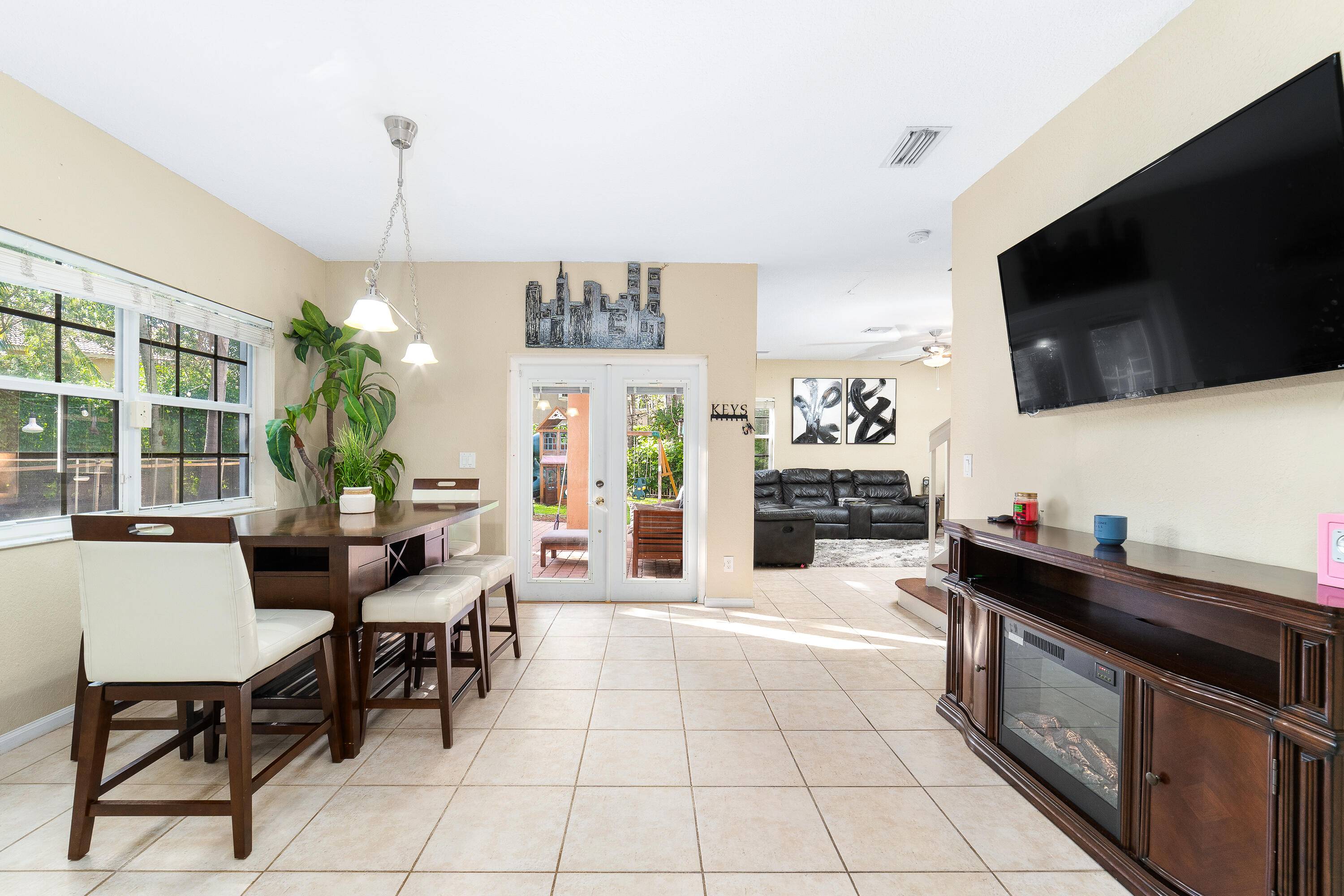 Coral Springs, FL 33071,754 NW 126 AVE