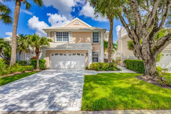 Palm Beach Gardens, FL 33418,355 Prestwick 4 CIR 4