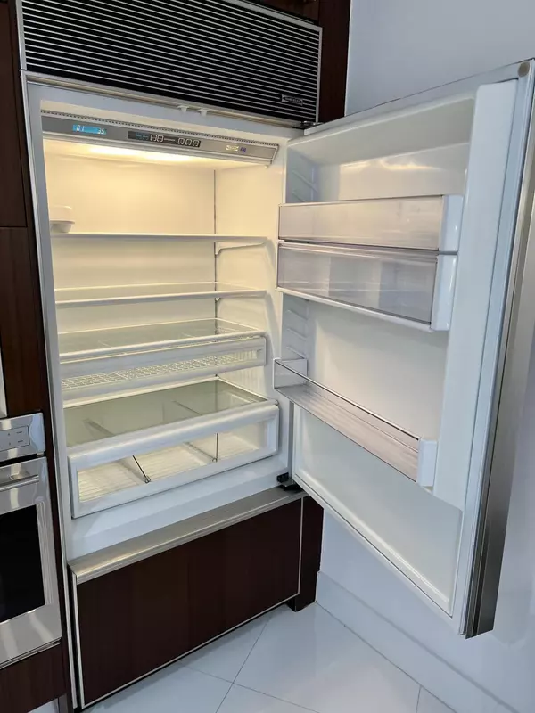 Sunny Isles Beach, FL 33160,15811 Collins AVE 407