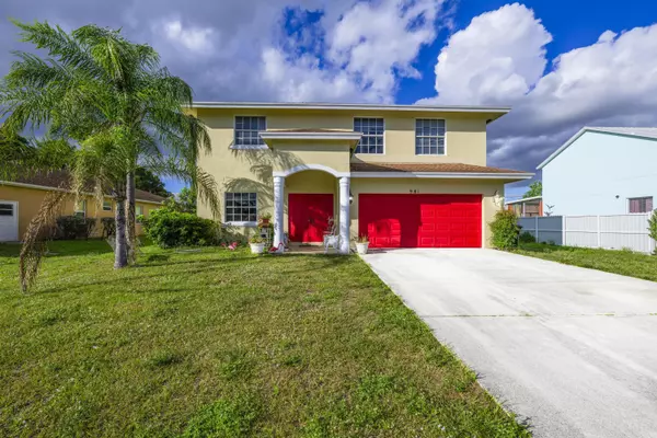 981 SW North Globe AVE, Port Saint Lucie, FL 34953