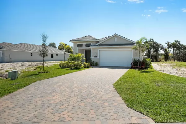 2151 Falls CIR, Vero Beach, FL 32967