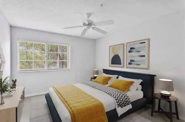 Coconut Creek, FL 33073,4852 N State Road 7 3303