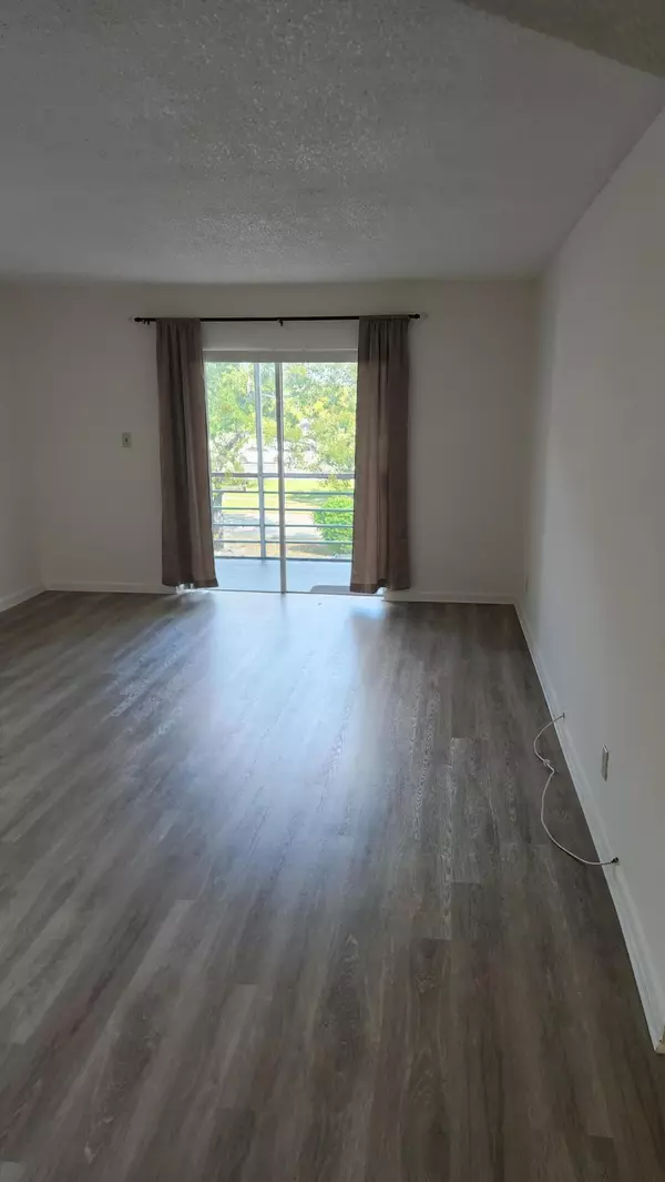 Lauderhill, FL 33313,4880 NW 22 ST 205