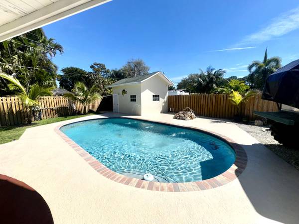 West Palm Beach, FL 33415,5969 Fern CT