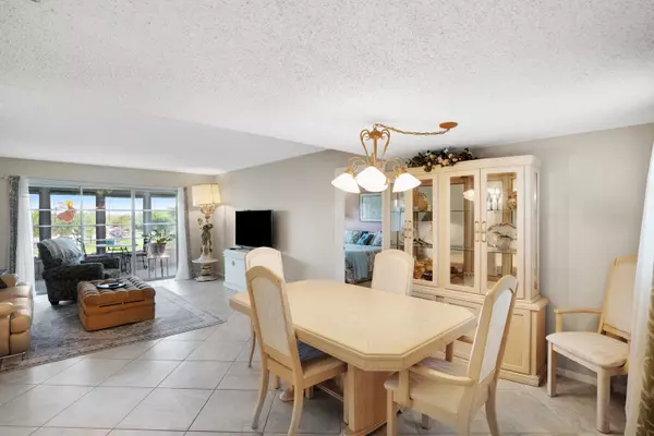 Palm Springs, FL 33461,729 Lori DR 404