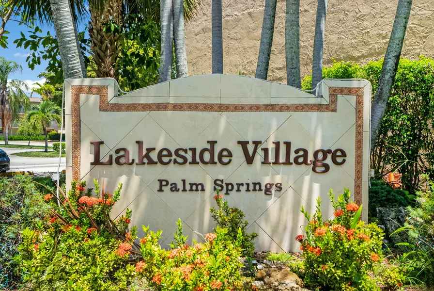 729 Lori DR 404, Palm Springs, FL 33461