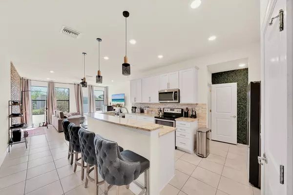 Palm Springs, FL 33406,2834 Bard ST