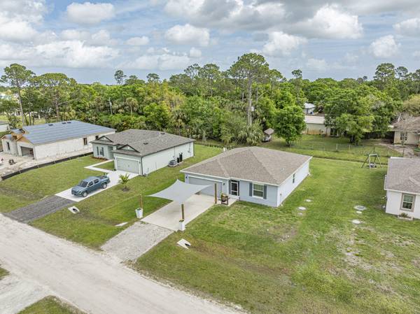 Vero Beach, FL 32967,8156 105th CT