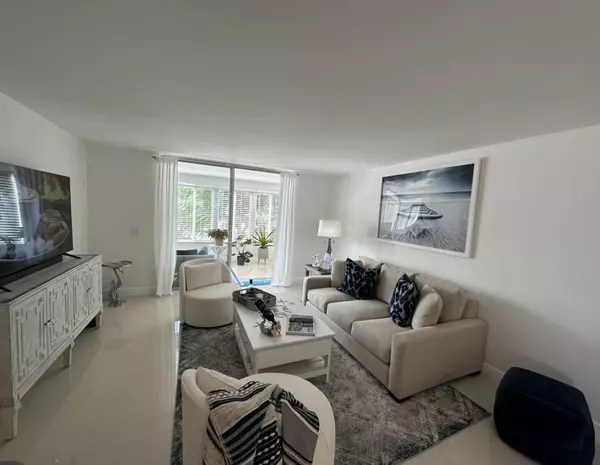 Delray Beach, FL 33446,14773 Cumberland 3010 DR 301 D