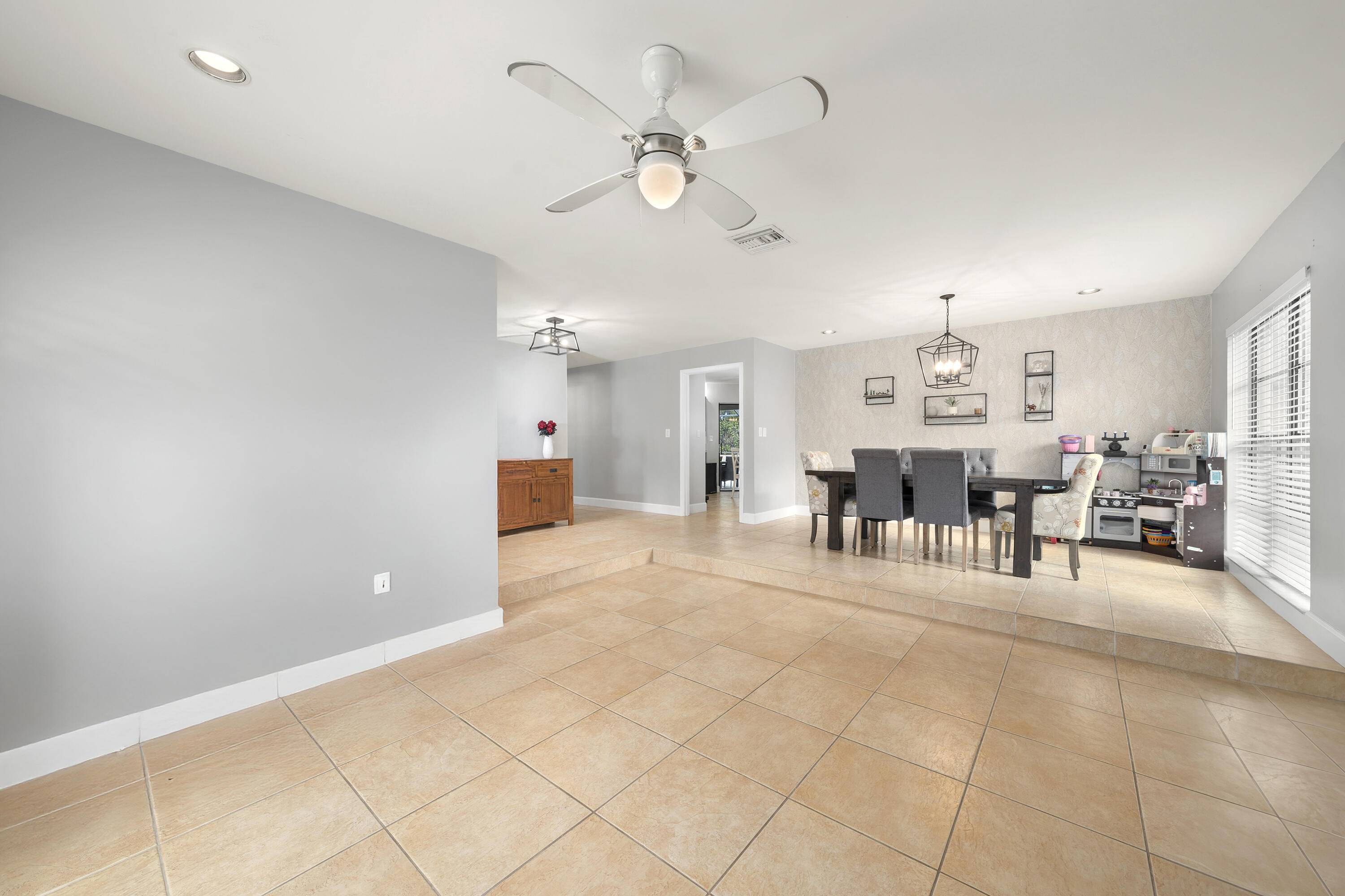 Boca Raton, FL 33498,10264 Crosswind RD
