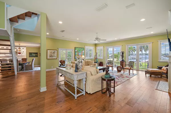 Lantana, FL 33462,122 S Lake DR