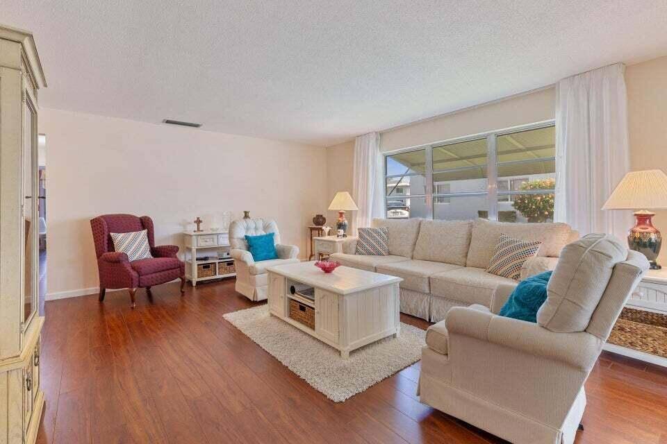 135 South BLVD D, Boynton Beach, FL 33435