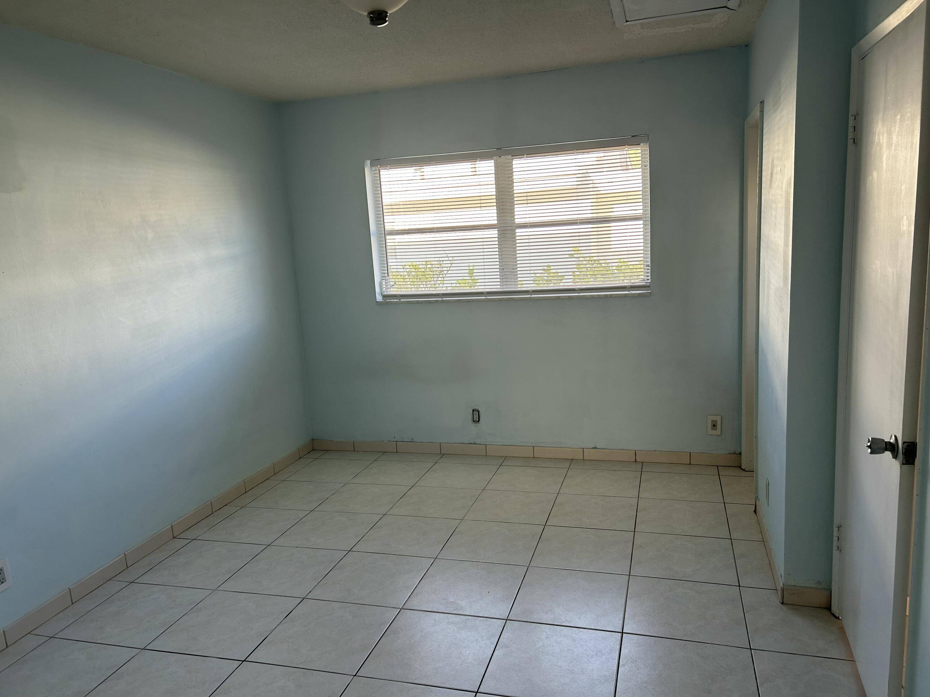 Pompano Beach, FL 33062,3240 NE 16th ST 1