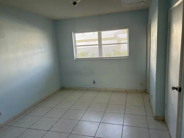Pompano Beach, FL 33062,3240 NE 16th ST 1