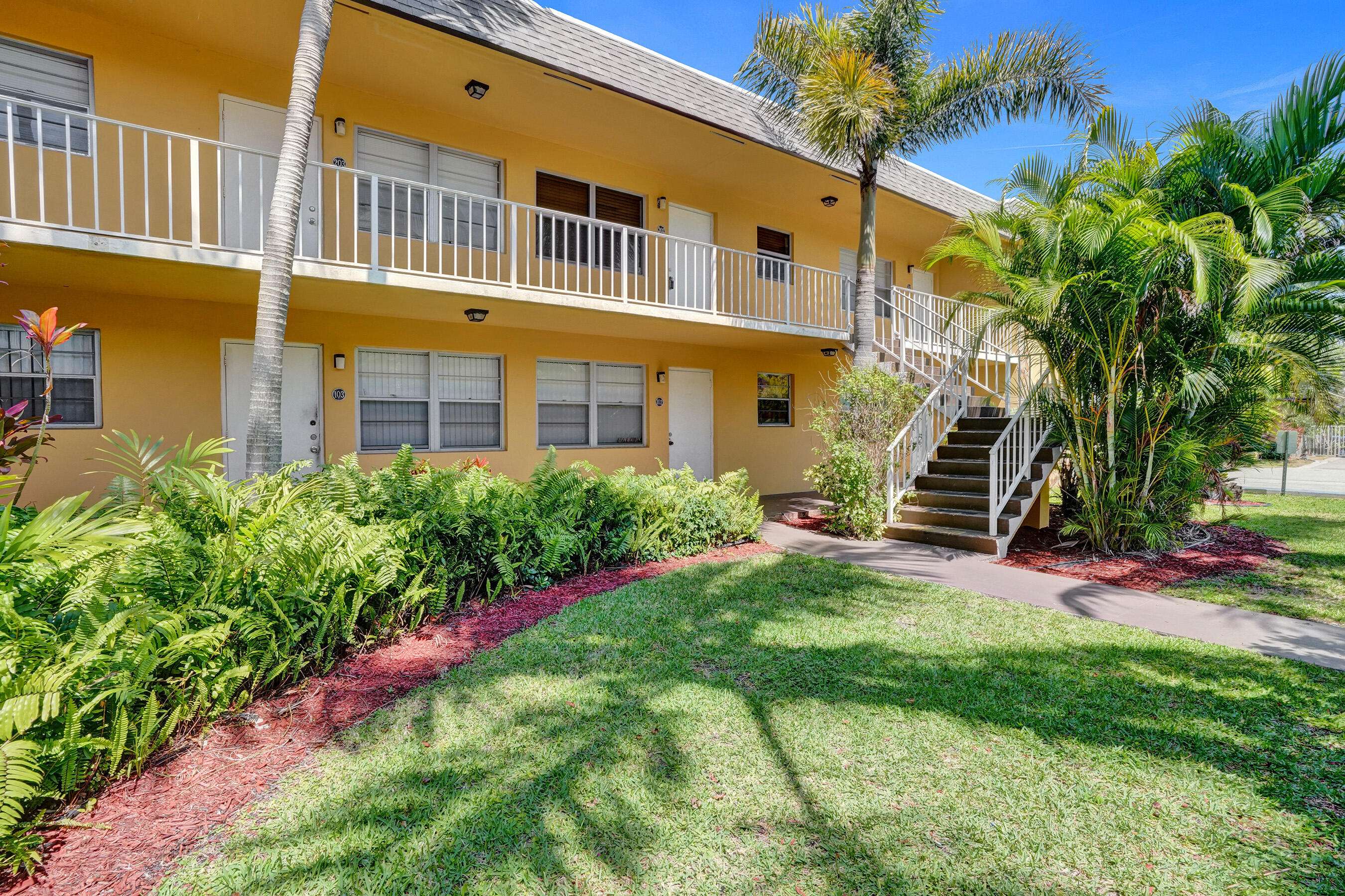 200 Croton 202 AVE 202, Lantana, FL 33462