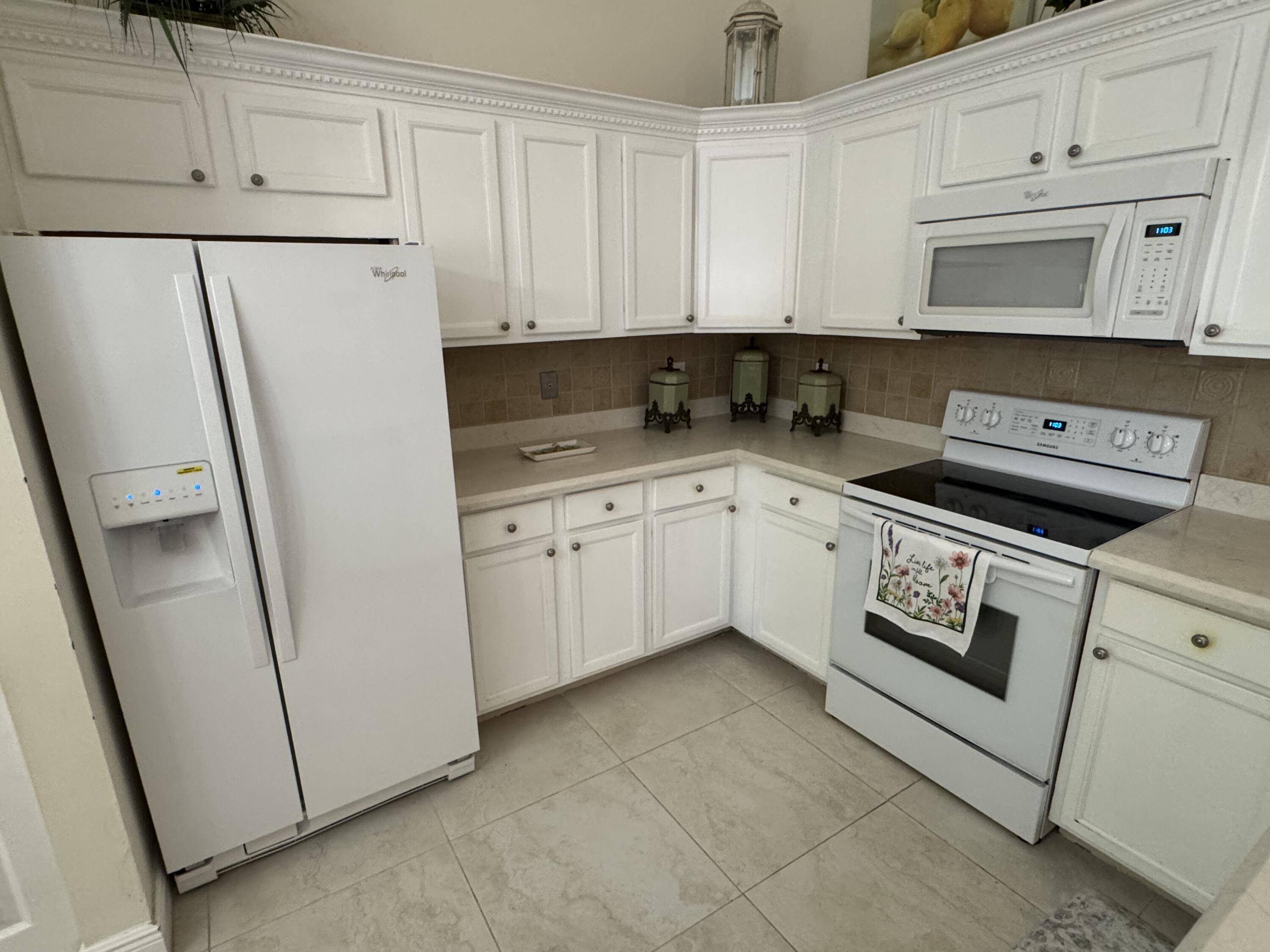 West Palm Beach, FL 33409,4357 Woodstock DR B