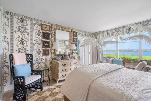 Palm Beach, FL 33480,2170 Ibis Isle RD 3