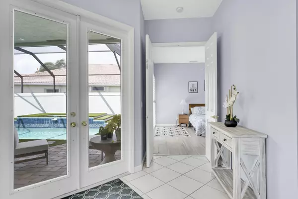 Port Saint Lucie, FL 34986,591 SW Saint Johns Bay