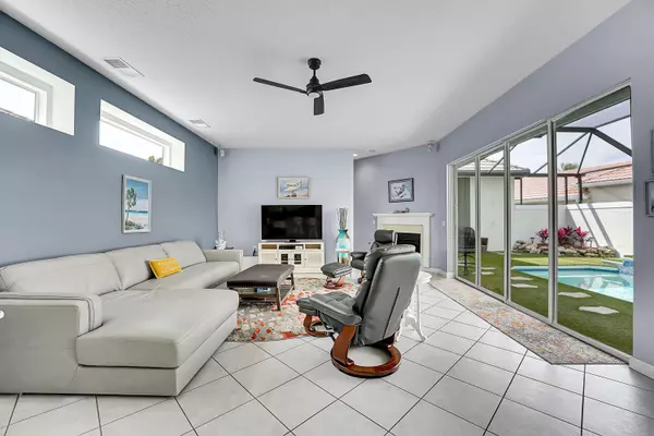 Port Saint Lucie, FL 34986,591 SW Saint Johns Bay