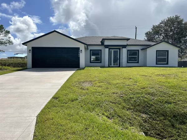 1260 SE Larkspur ST, Palm Bay, FL 32909