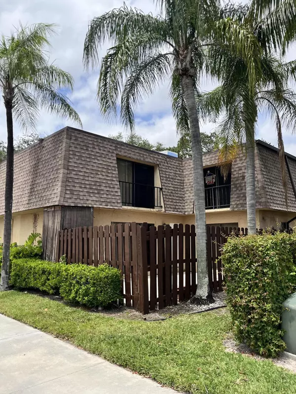 4204 Waterview CIR, Palm Springs, FL 33461