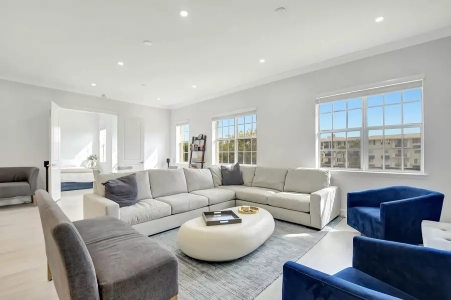 200 NE 2nd AVE 315, Delray Beach, FL 33444