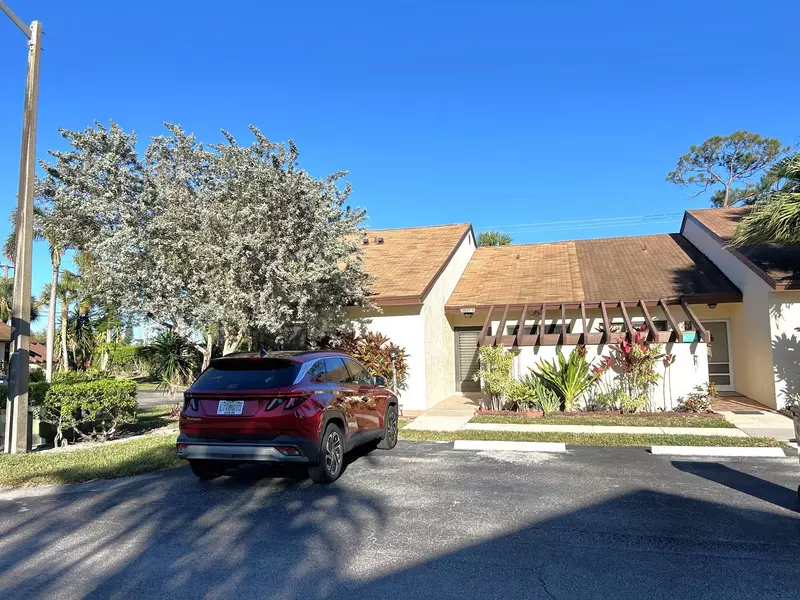 3614 English RD A, Lake Worth, FL 33467
