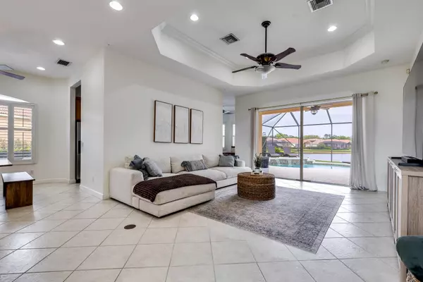 Port Saint Lucie, FL 34986,9007 Short Chip CIR