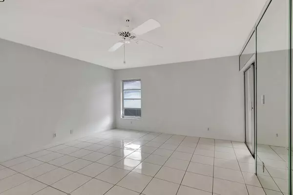 Boca Raton, FL 33496,8772 Tyrone TER