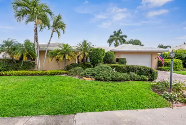 1240 Walnut Ter TER, Boca Raton, FL 33486