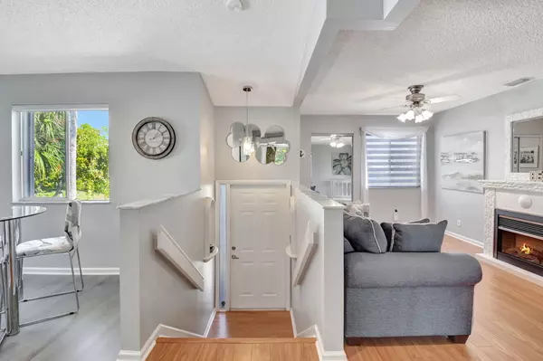 Boynton Beach, FL 33436,9794 Nickels BLVD 808