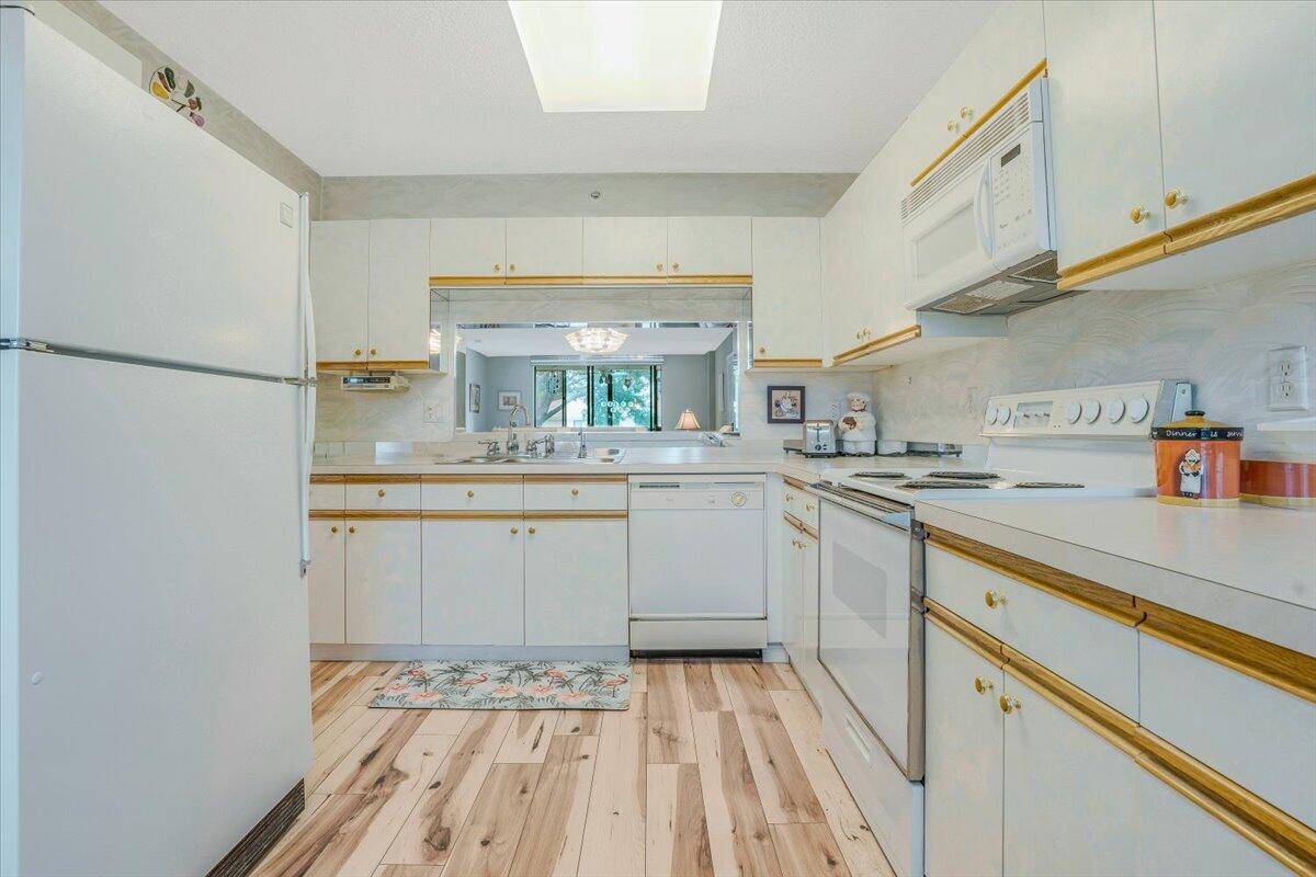 Delray Beach, FL 33484,15355 Lakes Of Delray BLVD 206