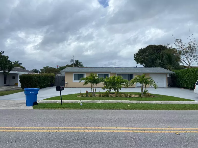 1117 S Broadway, Lantana, FL 33462