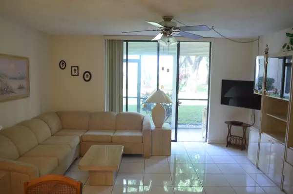 Delray Beach, FL 33484,5250 Las Verdes CIR 105