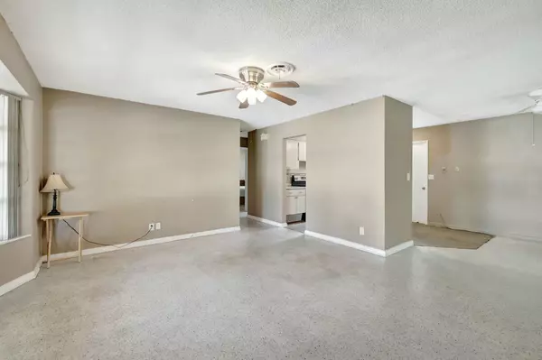 Deerfield Beach, FL 33441,896 NE 5 ST