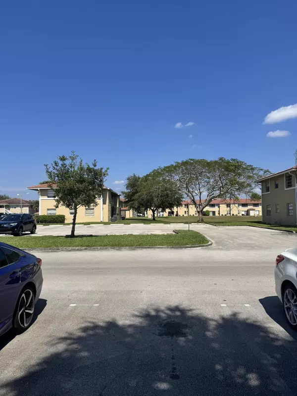 Coral Springs, FL 33071,10202 Twin Lakes DR 14-D