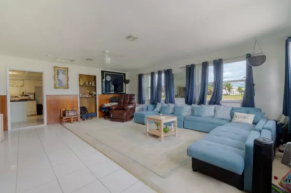 Boynton Beach, FL 33435,1015 NW 3rd ST
