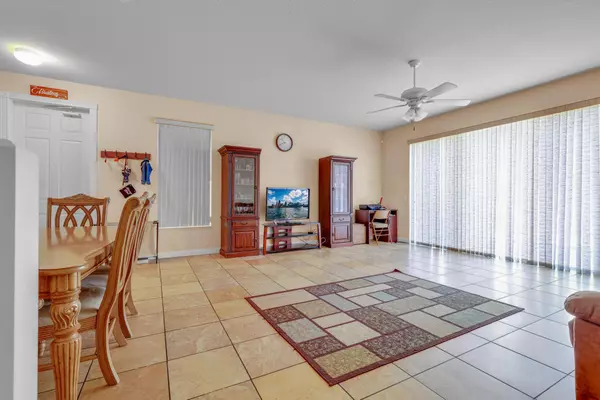 Greenacres, FL 33415,1011 Pinewood Lake CT