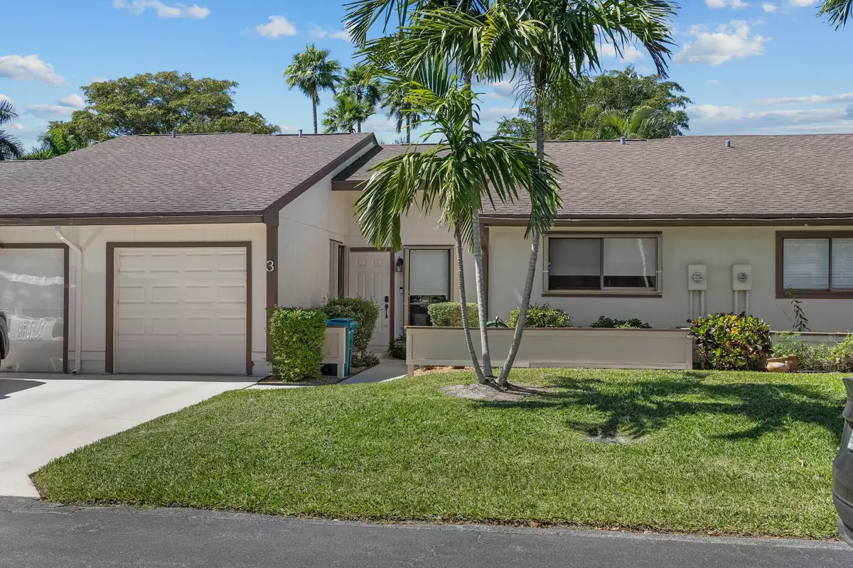 Boynton Beach, FL 33426,3 Camden LN