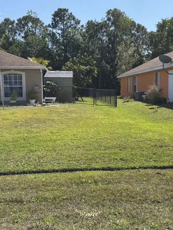 Port Saint Lucie, FL 34986,5495 NW Chapel CT