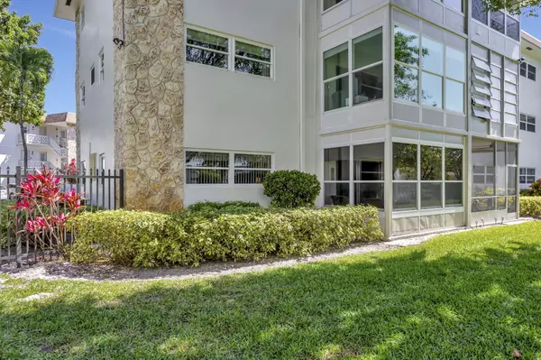 3505 NW 48th AVE 416, Lauderdale Lakes, FL 33319
