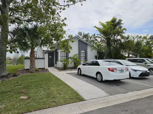 Port Saint Lucie, FL 34953,213 SW Sterret CIR