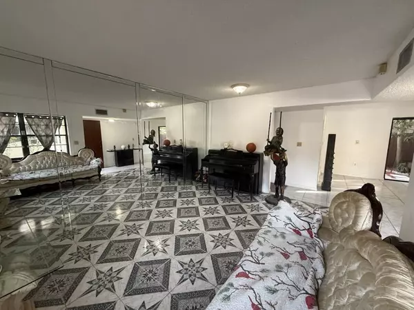 Pembroke Park, FL 33023,3856 SW 52nd AVE